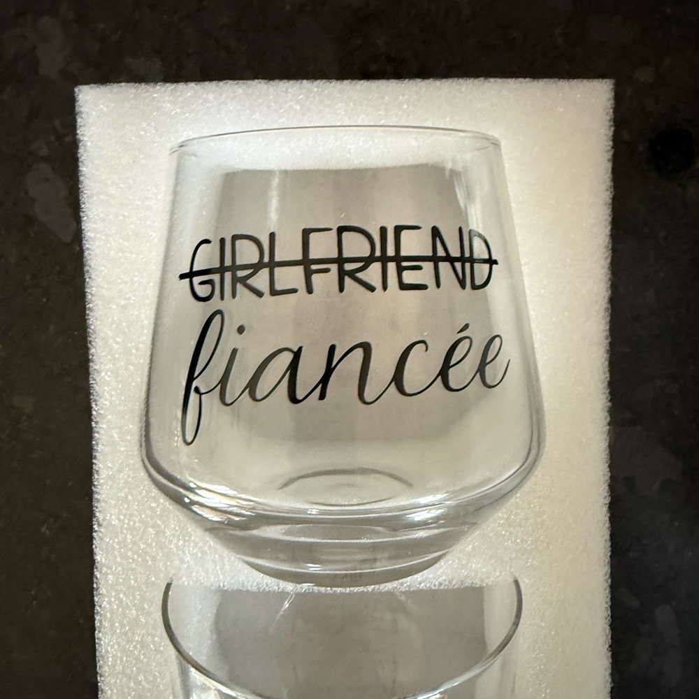 Fiancé Glassware Set - Black Lettering - Picture 3 of 4